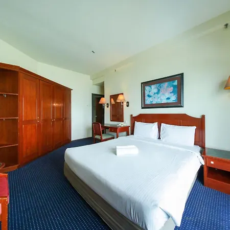Rainbow Paradise Beach Resort Tanjung Bungah  Exterior photo