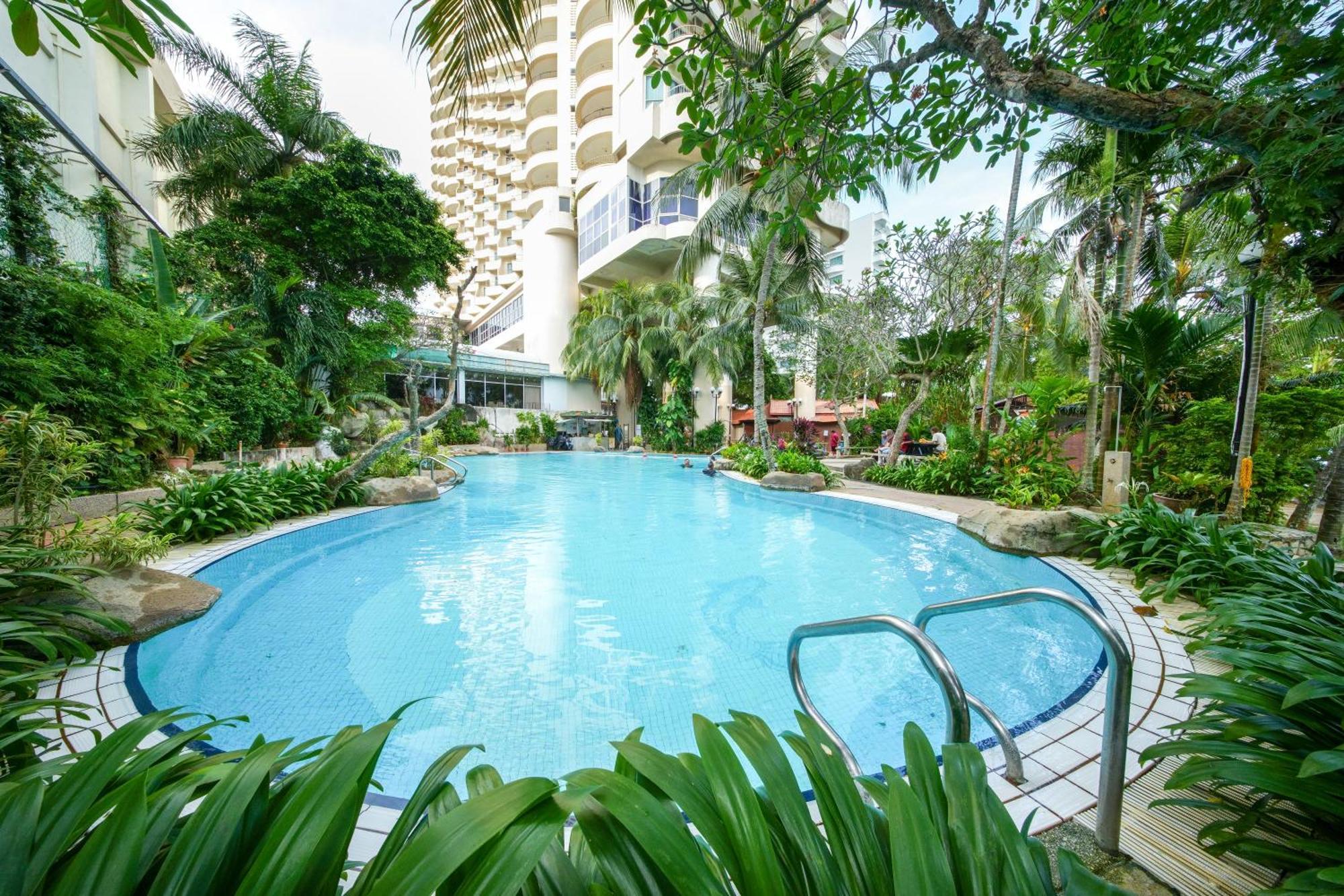 Rainbow Paradise Resort 4*