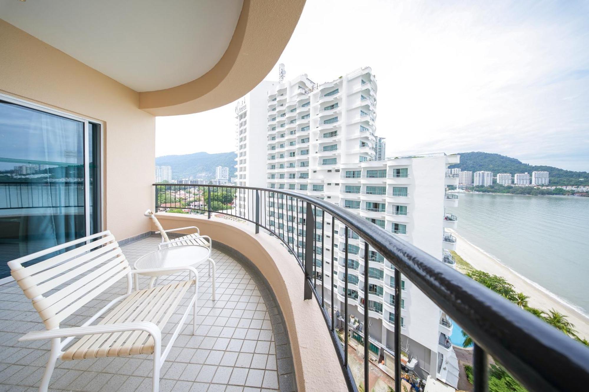 Rainbow Paradise Resort 4*